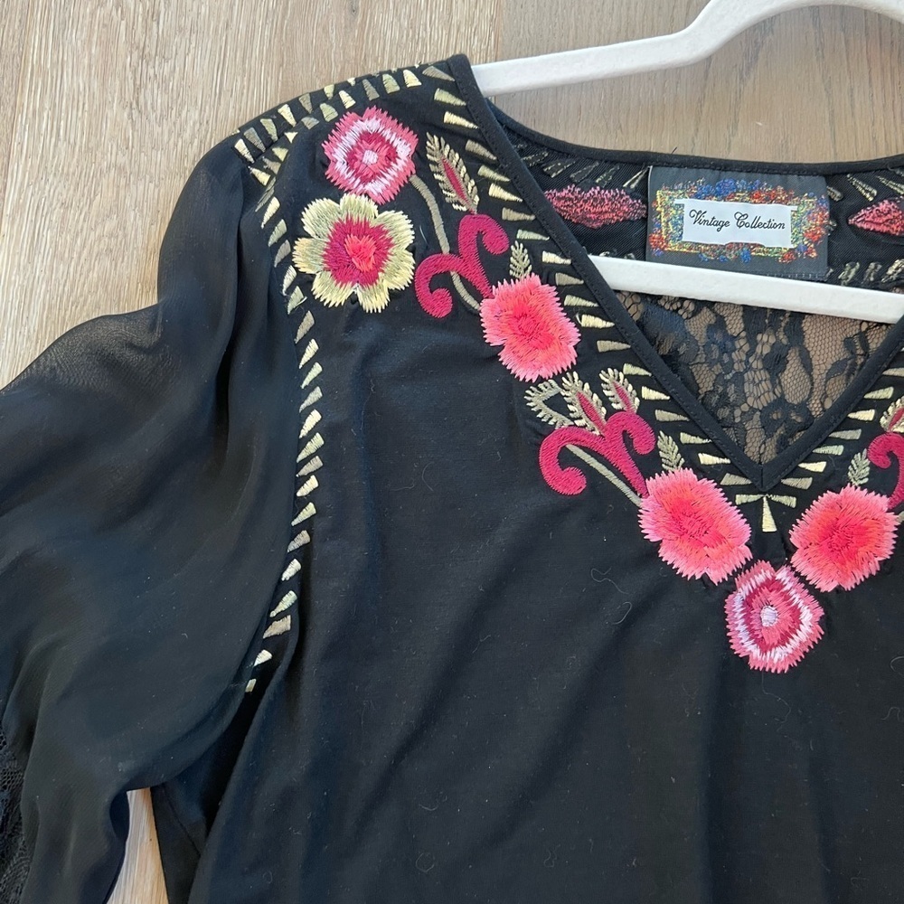 Vintage Collection Embroidered Black Top with Pink Floral Accents Size Large - Picture 11 of 12